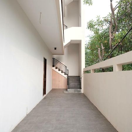 Reddoorz Near Taman Palem 호텔 자카르타 외부 사진